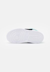 Jordan SKY JORDAN 1 - Tenisice - black/tropical twist/white