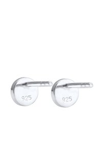 Sterling sølv stud øreringe med et rundt design og en glat overflade, markeret "925" for ægthed, og med en stift bag for sikker bæring.