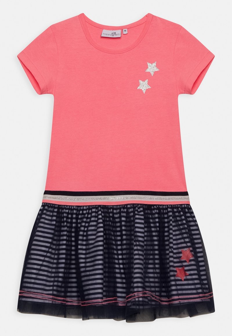 Korallfärgad klänning med kort ärm, dekorerad med silverstjärnor, svartrandig tullekjol och silvrig kant vid midjan.