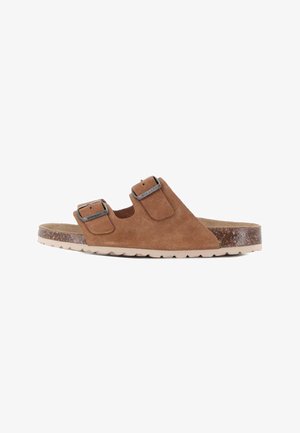 Blogger, SANDALIA PLANA DE MUJER BLOGGER TIPO SLIP-ON CON DETALLE DE HEBILLA MODEL - Sandalias planas - marron claro