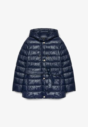 Granatowa pikowana kurtka puchowa z kapturem, zapinana na zatrzaski z przodu, z sznurkiem oraz przewiązywaną paskiem w talii.