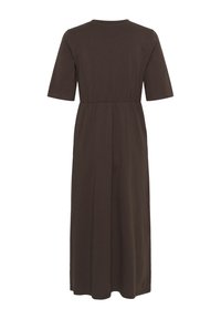 Robe midi marron à manches courtes, taille élastique et col rond, vue de dos sur fond blanc.