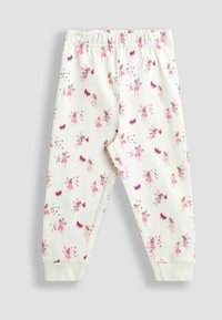 Witte pyjamabroek met een bloemenpatroon met roze en paarse bloemen, illustraties van feeën en omgeslagen enkelboorden. Elastische tailleband.