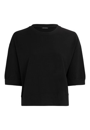 T-shirt noir court, manches courtes, col rond, tissu en coton lisse, sans motifs visibles, design simple avec une coupe décontractée.