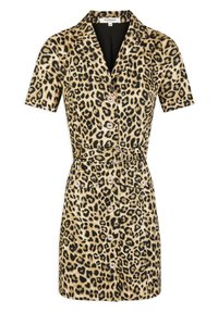 Sukienka z krótkim rękawem w wzór panterki, z paskiem w talii, z guzikiem z przodu, z kołnierzykiem notch i dwiema przednimi kieszeniami. Wykonana z gładkiego materiału.