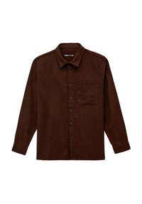 Camisa de botones marrón hecha de tela texturizada, con cuello, mangas largas, un bolsillo frontal y un diseño de corte clásico.