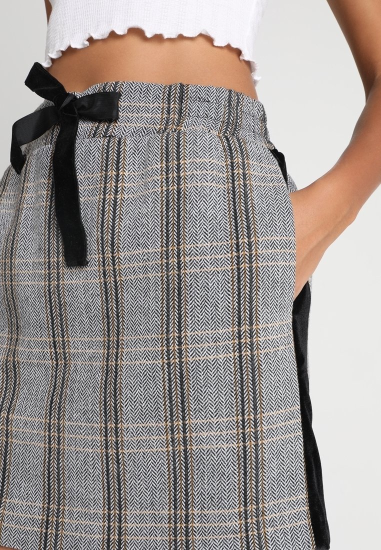 Jupe Rouge River Island - Taille 12 - Neuve Avec étiquettes - Prix Conseillé 30€