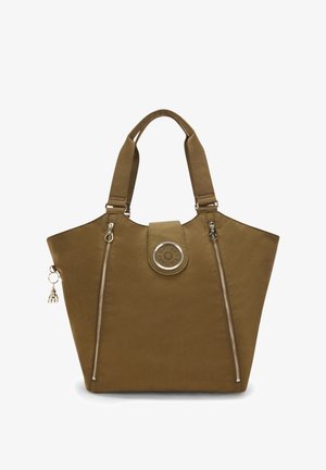 Bruine synthetische tote bag met een brede opening, twee handvatten aan de bovenkant, zilveren ritsaccenten en een rond logo detail aan de voorkant.