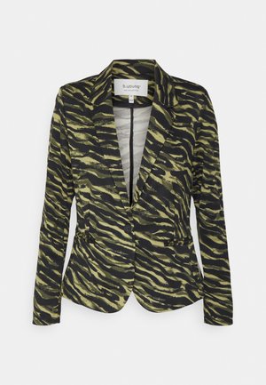 Zöld és fekete tigristipe minta, egy gombos záródással, hajtókás gallérral és két elülső zsebbel ellátott blézer. Könnyű anyag.