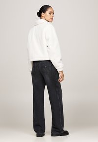 Tommy Jeans Talvejope - ivory
