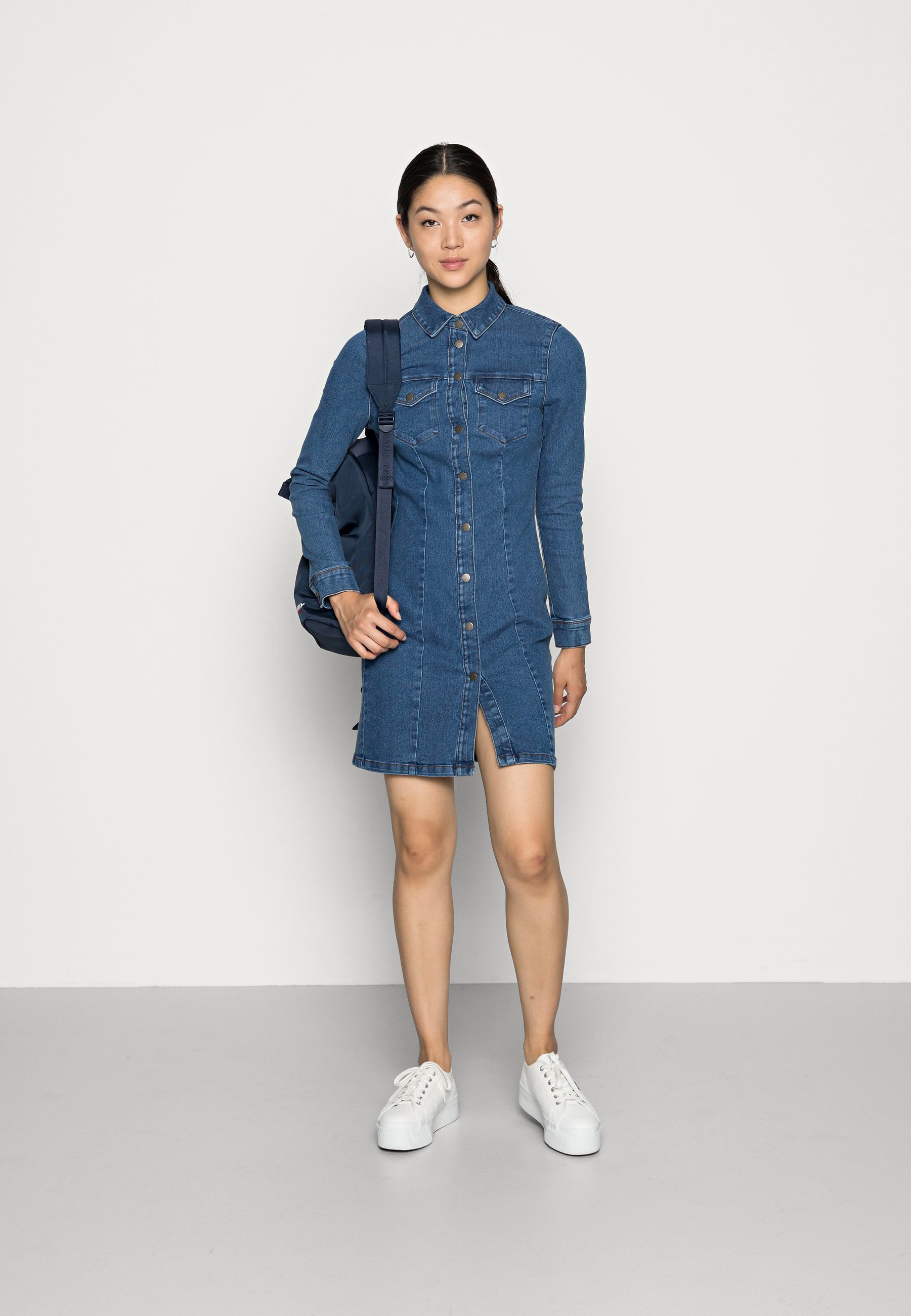 Vero Moda VMHAVANNA STITCH SHORT DRESS - Džinsinė suknelė - medium blue  denim/mėlyna - Zalando.lt