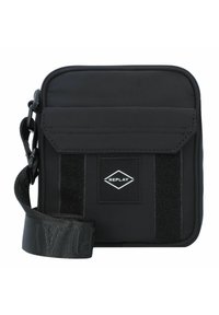 Schwarze Nylon-Umhängetasche mit rechteckiger Form, Frontklappe, Logo-Patch und strukturiertem, verstellbarem Gurt mit bedrucktem Schriftzug.