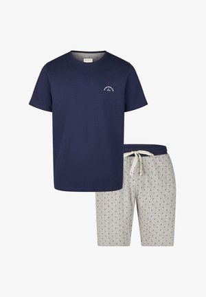 Marineblaues T-Shirt mit kurzen Ärmeln und einem Brustlogo, kombiniert mit hellgrauen Shorts mit Anker-Muster, elastischem Bund und Kordelzug.