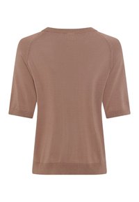 Brun kortærmet sweater med rund halsudskæring, glat tekstur, ribbede manchetter og en let afslappet pasform. Ingen synlige mønstre eller detaljer.