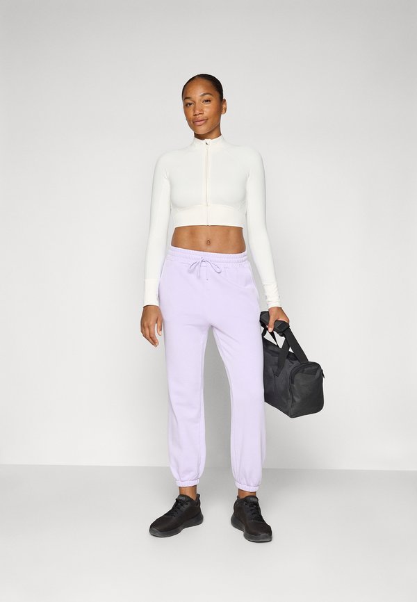 WEEKEND BAGGY JOGGER - Tracksuit bottoms - washed lilac lotus3