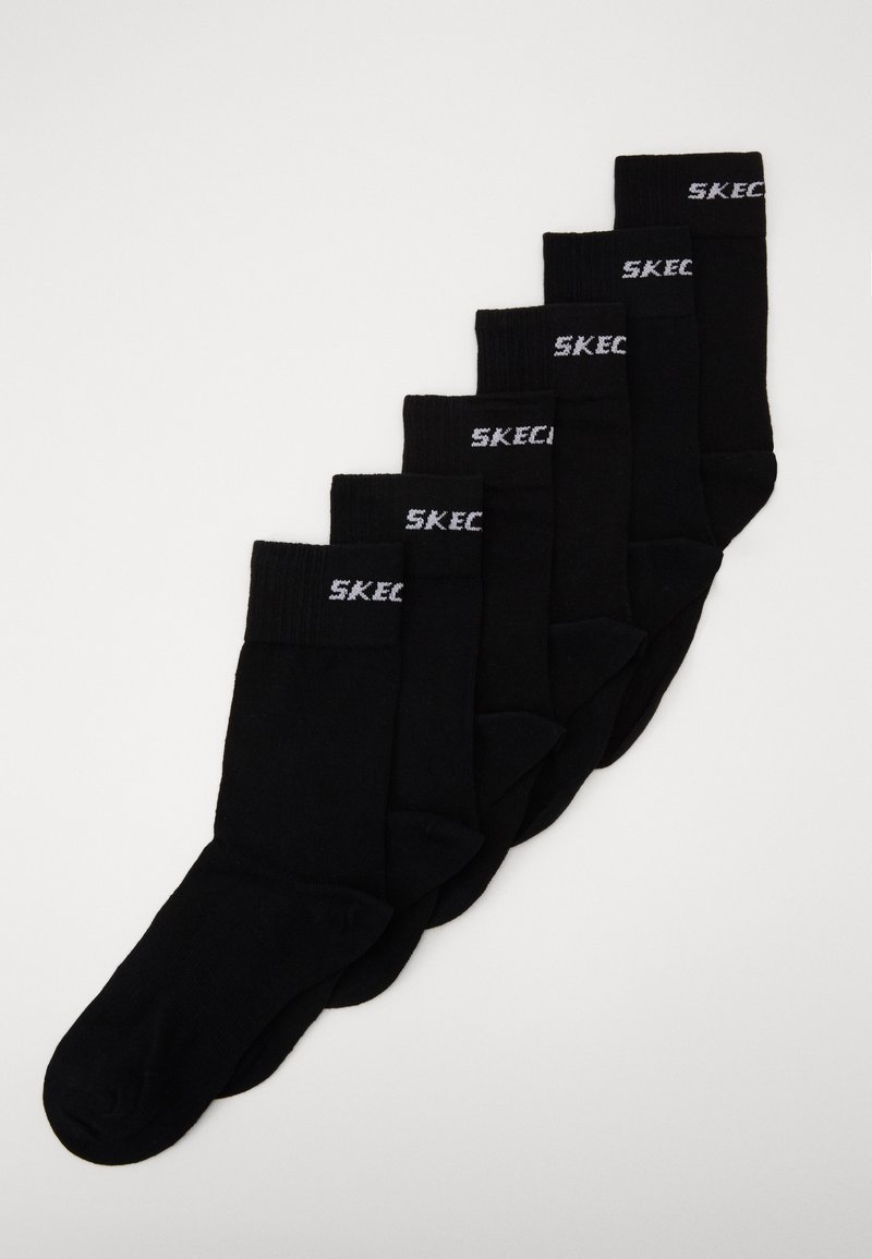 Melnas kokvilnas zeķes sešu iepakojumā, ar ribotu maliņu un balto "SKECHERS" logo uz katras zeķes.
