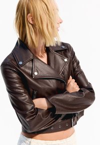 Bershka EFFECT  - Blazer - dark brown