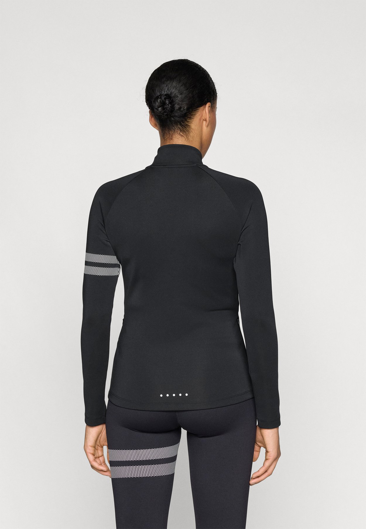SIGNATURE ZIP JACKET