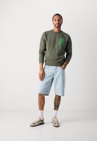 Scotch & Soda LEFT CHEST LOGO - Sweatshirt - thyme