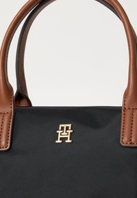 Tommy Hilfiger POPETTE MINI TOTE - Rankinė - black