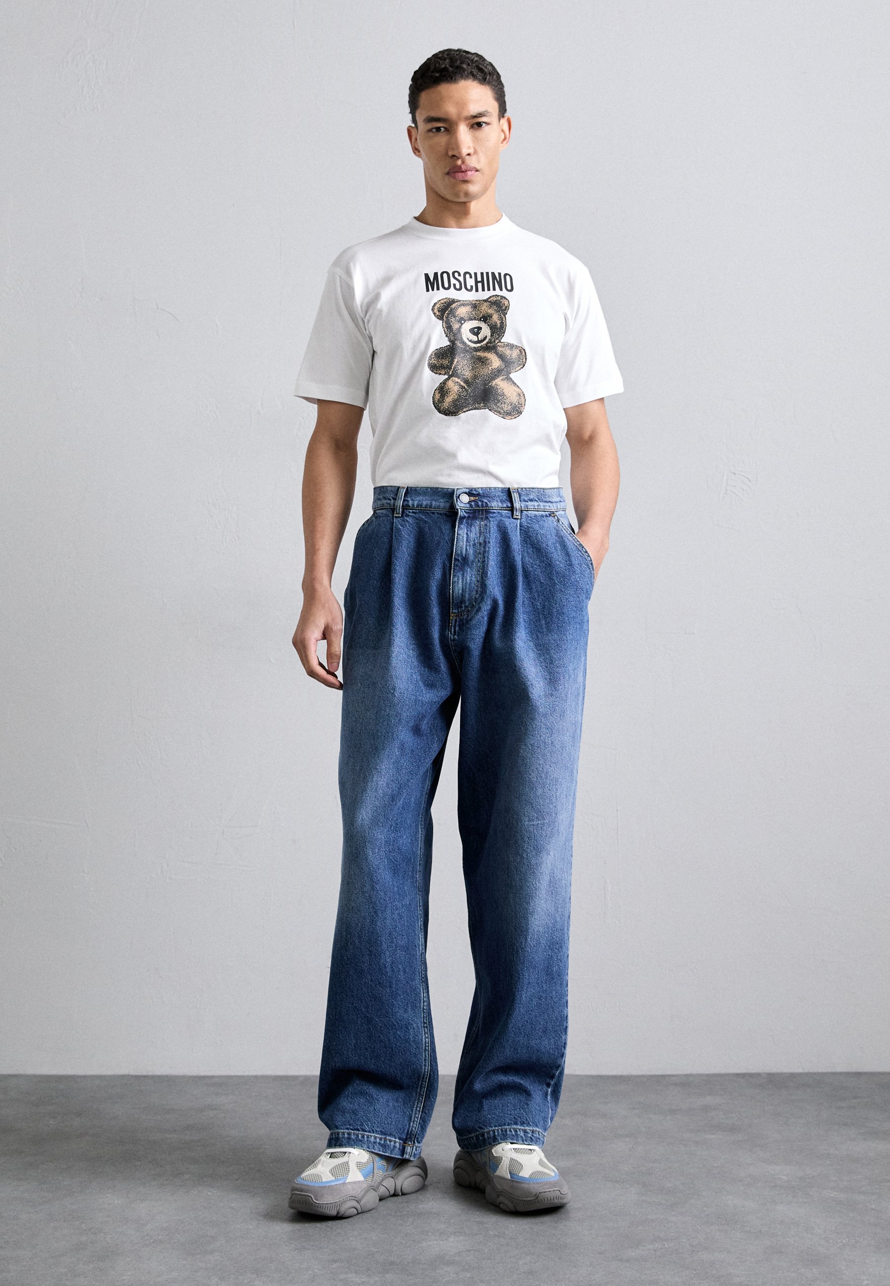 【MOSCHINO】teddy bear print t (関税込み） Moschino Kids Teddy bear-print T-shirt | Yellow | FARFETCH