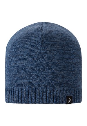 Knit beanie in dark blue with a textured surface, cuffed bottom, and a small black label with a white logo. Simple and seamless design.