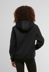Thumbnail Image 3