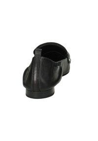 Scarpa piatta nera in pelle con punta rotonda, retro elasticizzato per una facile calzata e tacco basso. Texture liscia con pochi dettagli.