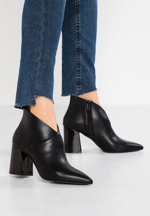 Ankle Boot - black