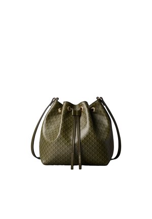 Sac seau vert olive avec un motif géométrique, fermeture à cordon et deux bretelles, isolé sur fond blanc.