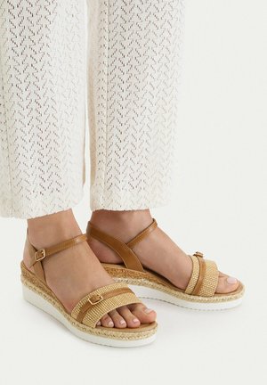 Jenny, Plateausandalette - brown