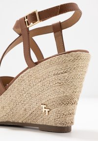 TOM TAILOR Sandalen met hoge hak - cognac