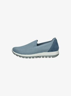 Blaue Slipper mit einem Obermaterial aus Mesh, Wildlederelementen und einer weißen gepolsterten Sohle. Sie verfügen über eine abgerundete Spitze und ein strukturiertes Muster auf dem Stoff.