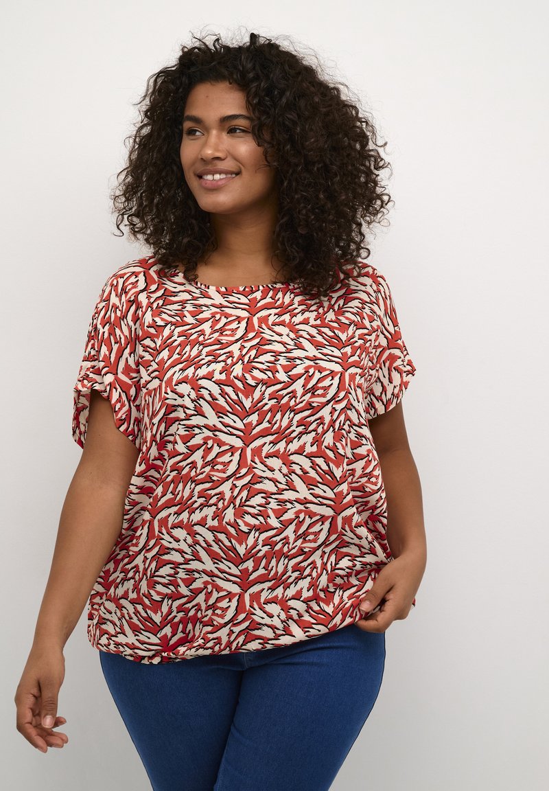 Kaffe Curve JENN - Blúzka - cayenne white graphic animal