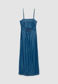 Robe midi en denim avec fines bretelles, taille smockée et silhouette évasée. Couleur : bleu profond. Matériau : denim coton léger.