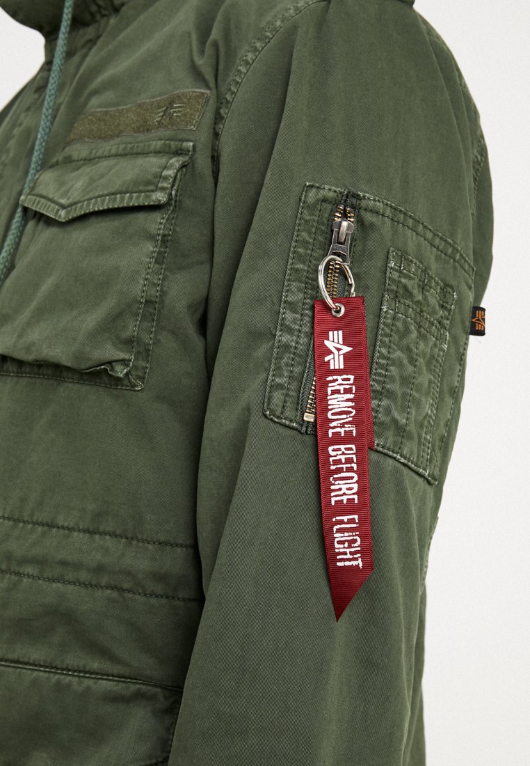 Alpha Industries HUNTINGTONHOOD Lett jakke dark oliv Alpha Industries Lett jakke olive Zalando.no