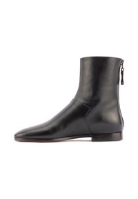 Unausgewählt, black