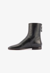 Unausgewählt, black