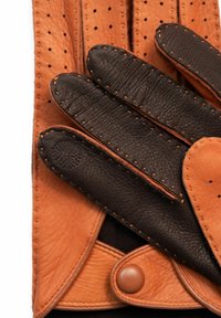 Hand Gewand by Weikert CARLA-AUTOFAHRER - Gloves - braun