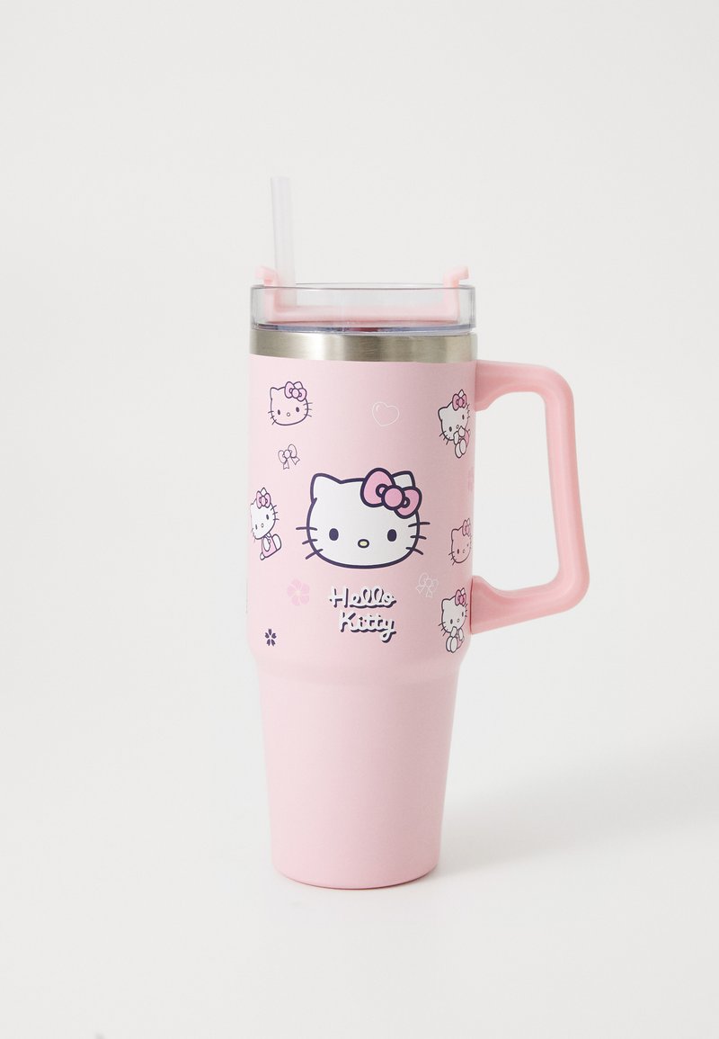 Mug de voyage avec une surface extérieure rose, un dessus en acier inoxydable, présentant des designs de Hello Kitty et une paille amovible. Poignée ergonomique incluse.