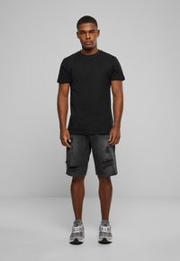 2Y Premium Lühikesed teksad - black