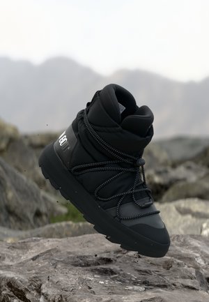 ACE UNISEX - Pantofi drumeție - core black/matte silver-coloured