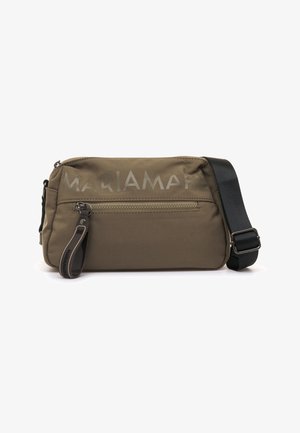 Sac bandoulière rectangulaire vert olive avec poche zippée à l'avant, sangle noire ajustable et logo embossé "MARIAMARE" sur le devant.