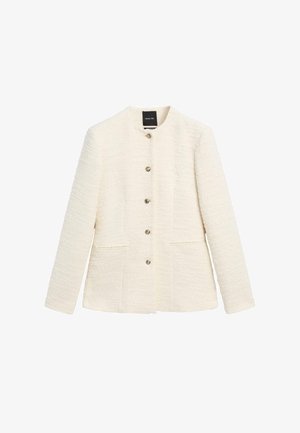 Giacca bianca strutturata con scollo rotondo, chiusura con bottoni e due tasche frontali. Presenta cuciture sottili e bottoni argentati.
