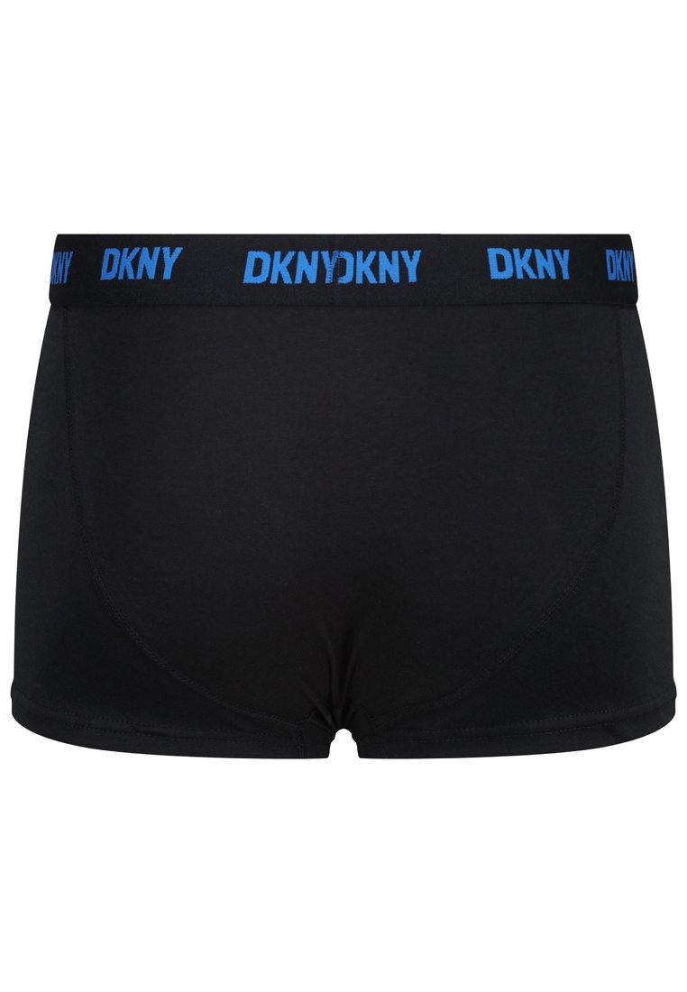Boxer briefs negros fabricados en tela suave con una cinturilla de marca DKNY en azul. Cuentan con un ajuste ceñido y una textura suave.
