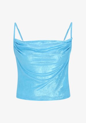 Jasnoniebieski aksamitny krótki top na cienkich ramiączkach z dekoltem w kształcie fałd i gładką teksturą.