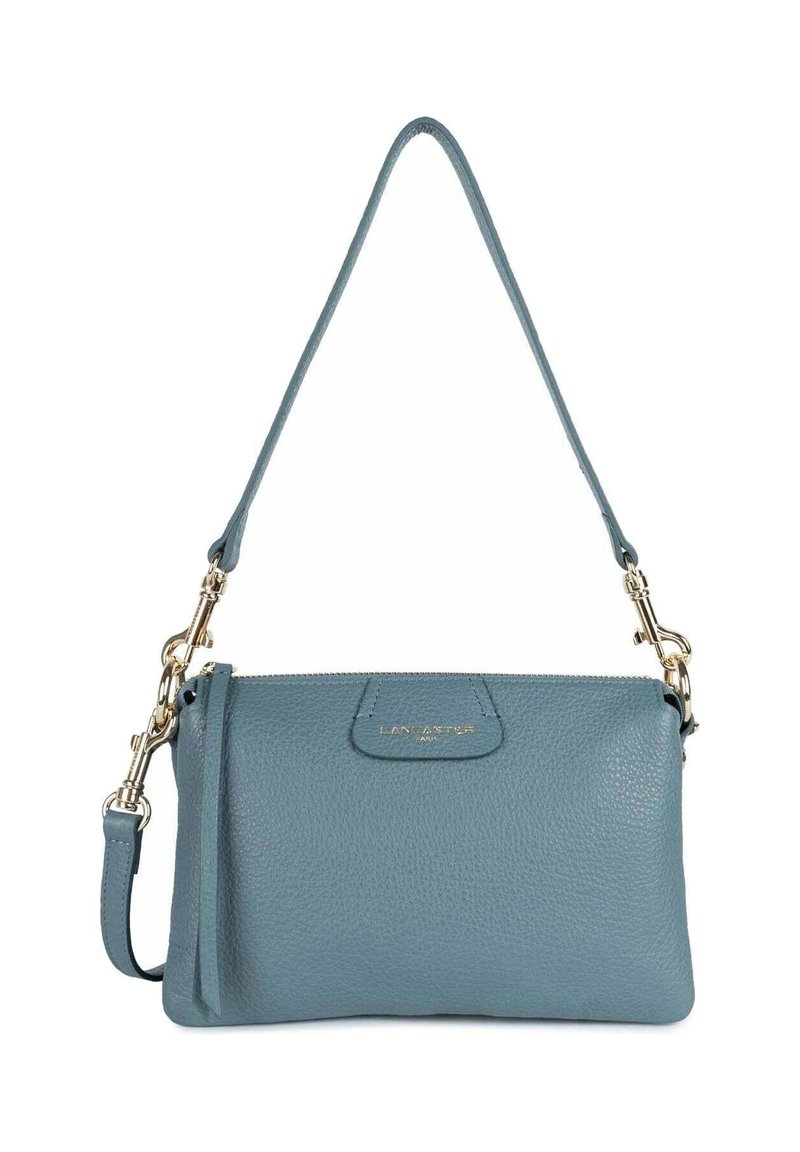 Borsa a tracolla in pelle blu con chiusura a zip, hardware dorato e tracolla removibile. Superficie testurizzata con un dettaglio del logo.