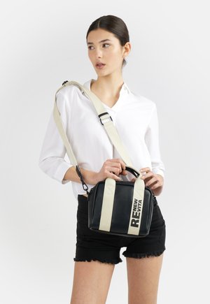 Miriade, BAULETTO OLIVE. - Borsa a mano - nero