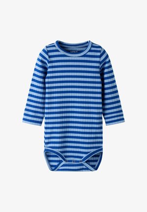 Blauw baby-rompertje met lange mouwen, voorzien van horizontale donker- en lichtblauwe strepen en drukknoopjes bij het kruis.