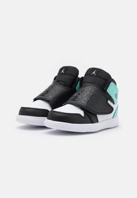 Jordan SKY JORDAN 1 - Tenisice - black/tropical twist/white